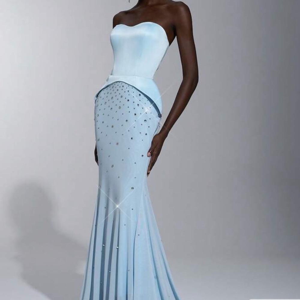 Elegant Light Blue Strapless Gown